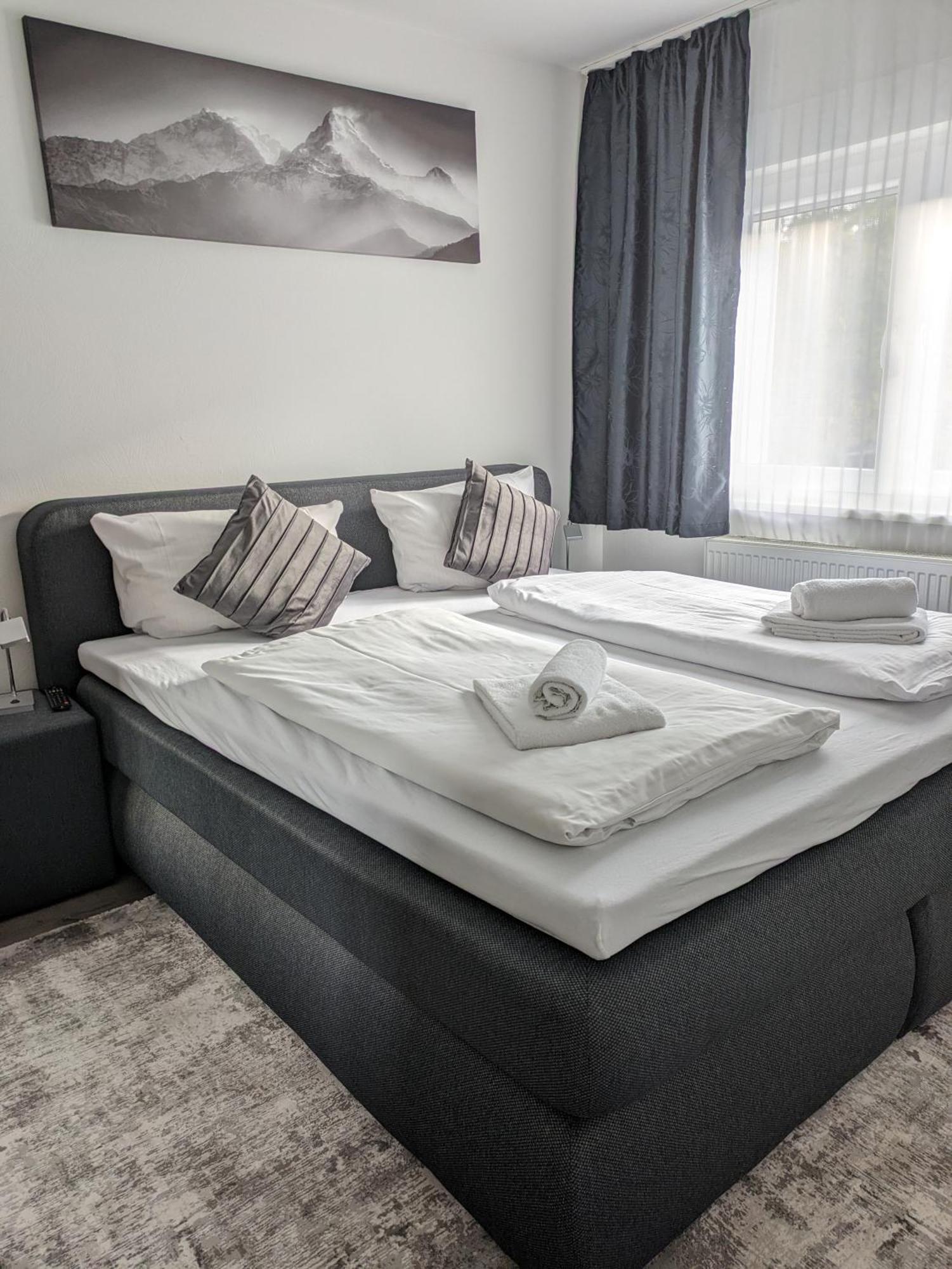 Hotel Ari Кайзерслаутерн Екстериор снимка