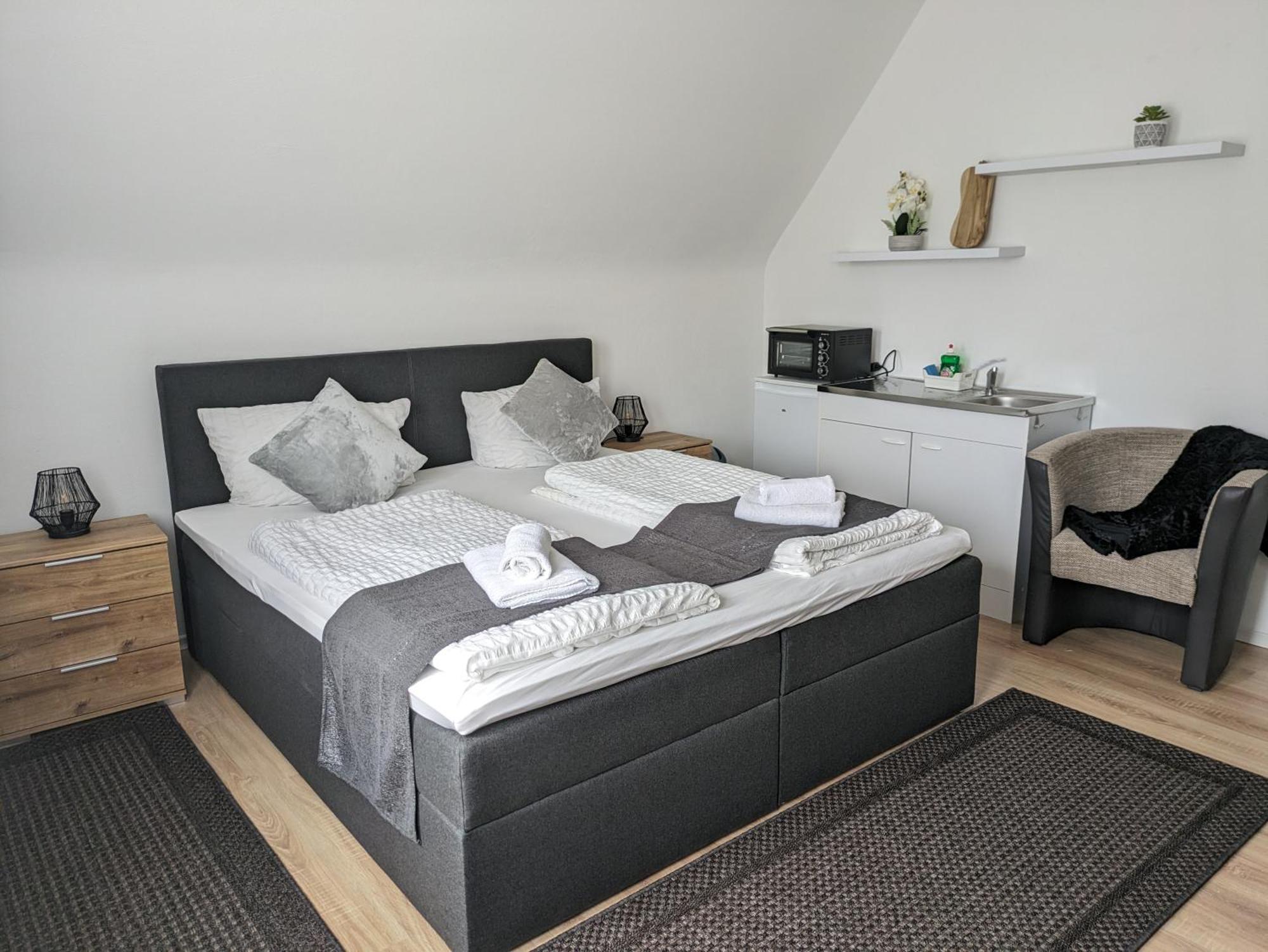 Hotel Ari Кайзерслаутерн Екстериор снимка