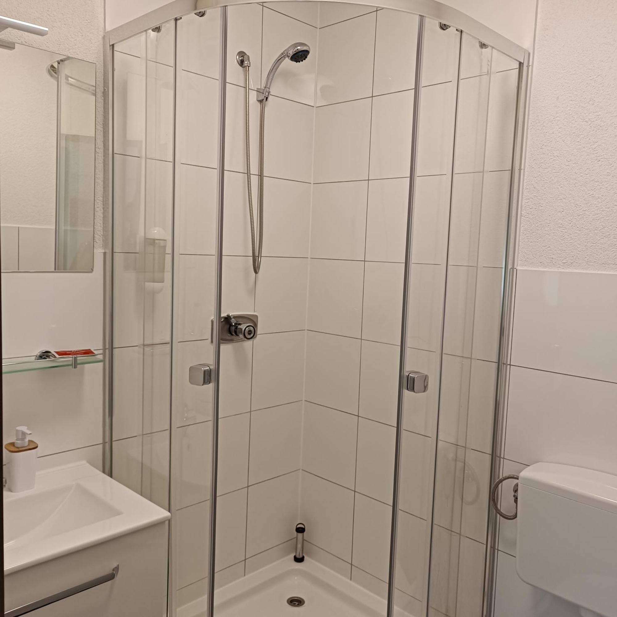 Hotel Ari Кайзерслаутерн Екстериор снимка