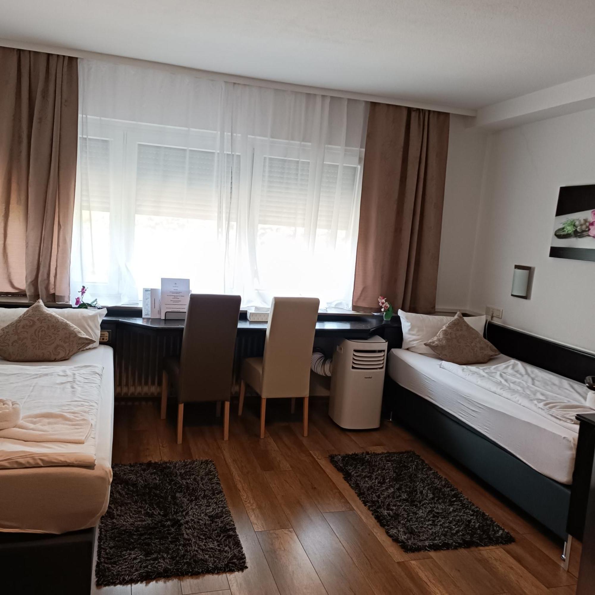 Hotel Ari Кайзерслаутерн Екстериор снимка