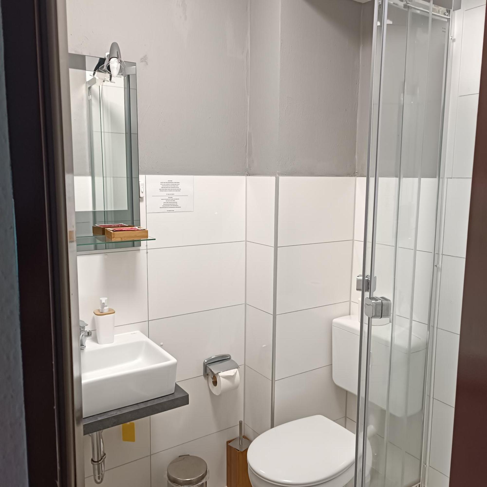 Hotel Ari Кайзерслаутерн Екстериор снимка